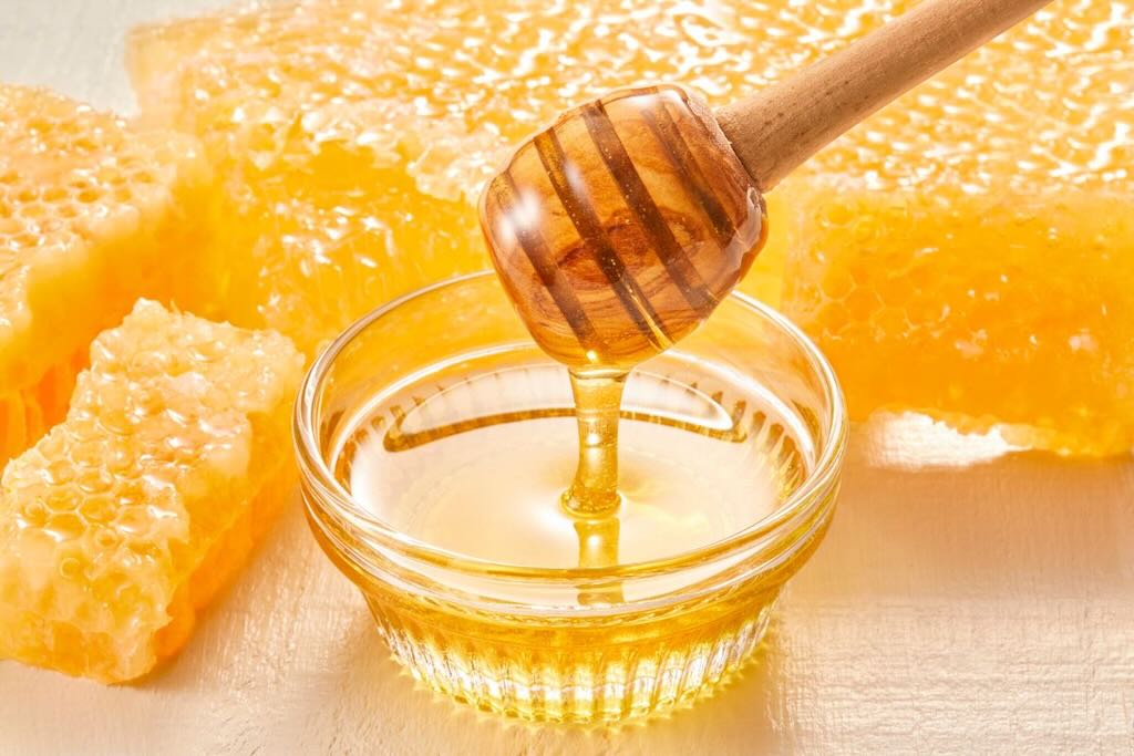 Raw Honey and Your Microbiome: Nature’s Sweet Secret to Gut Health