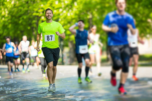 endurance runner in a road race pushing pace for clean ingredients energy