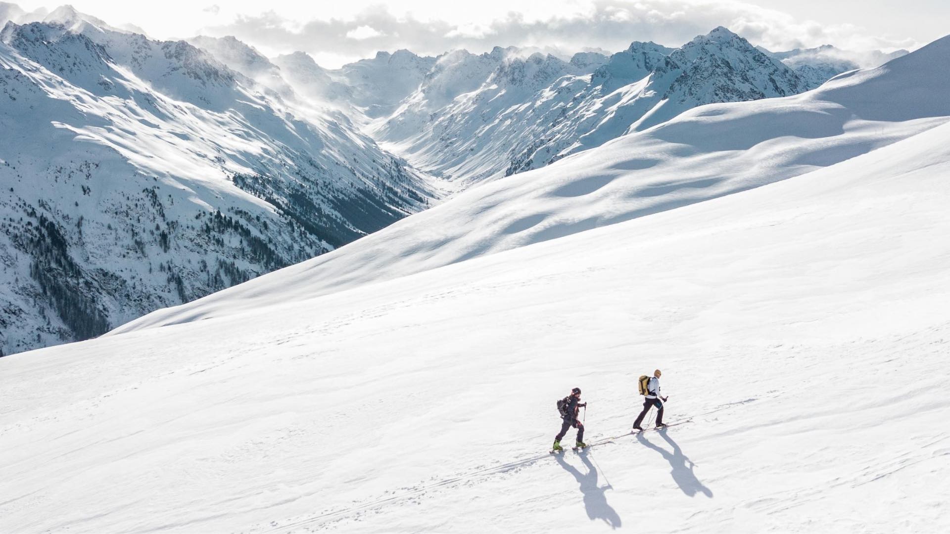 Skiing in mountains Hunghee Energy Salt Lake City, Utah. Natural Carnivore Energy Healthy Snack for Sport Nutrition, Endurance, Athletes